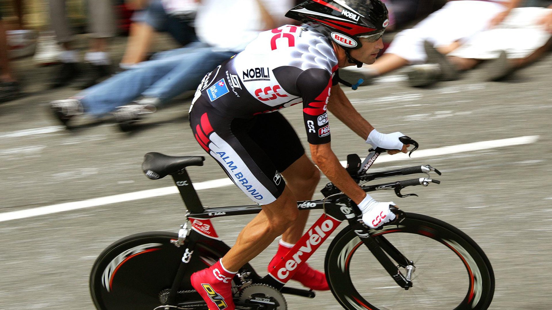 开云体育官方下载-英超赛季中球员高强度跑动负荷与竞技表现的关联分析，英超球员跑动数据